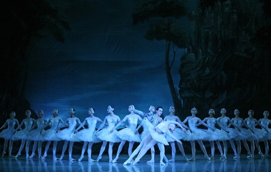 תמונת מופע: "אגם הברבורים" תיאטרון הבלט הלאומי של רוסיה